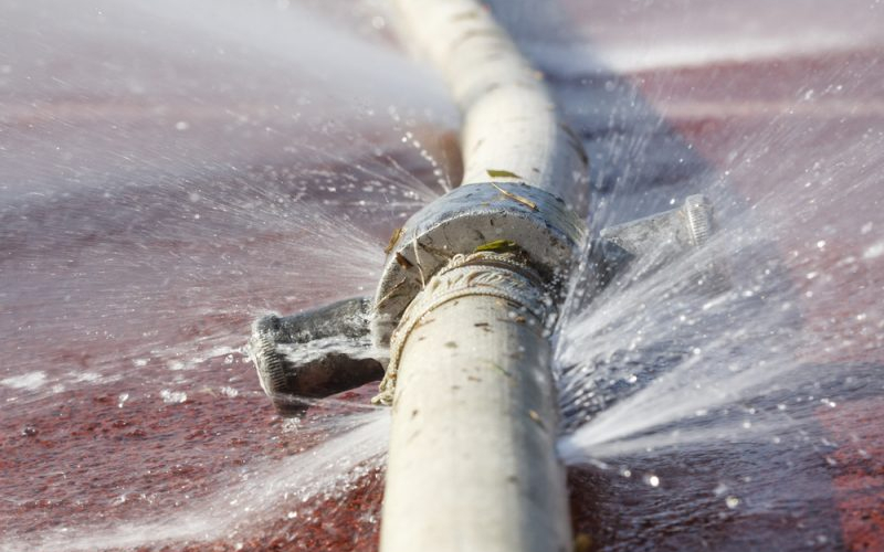 What to Do When a Water Pipe Bursts